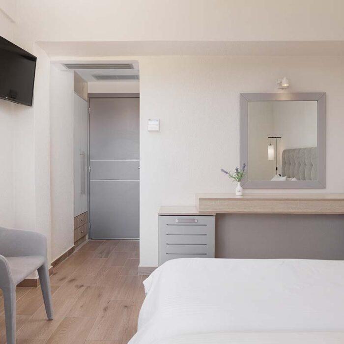 accommodation nafsika room