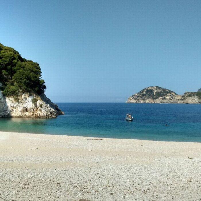 Corfu - Rovinia - Beach close up