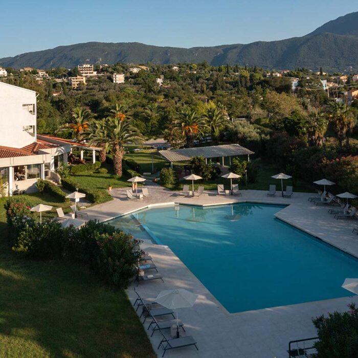 location side view pool