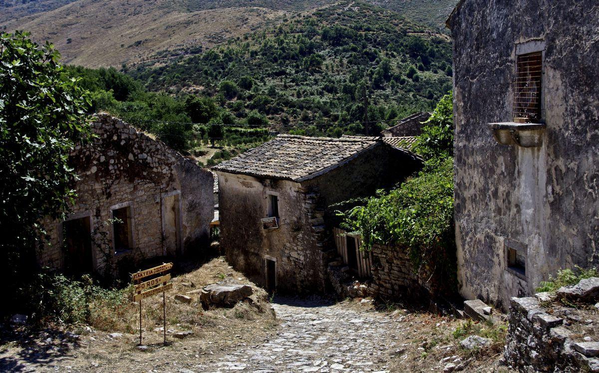 Corfu - Palaia Peritheia Village Road